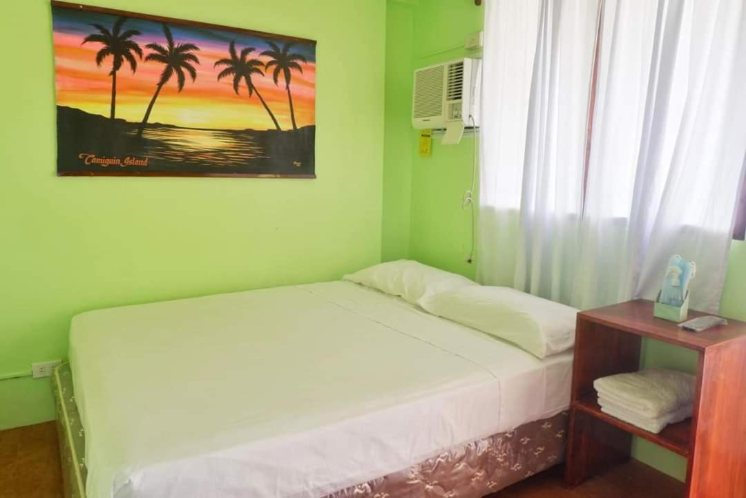 Puesta Del Sol Beach Bungalows And Restobar Mambajao Dış mekan fotoğraf