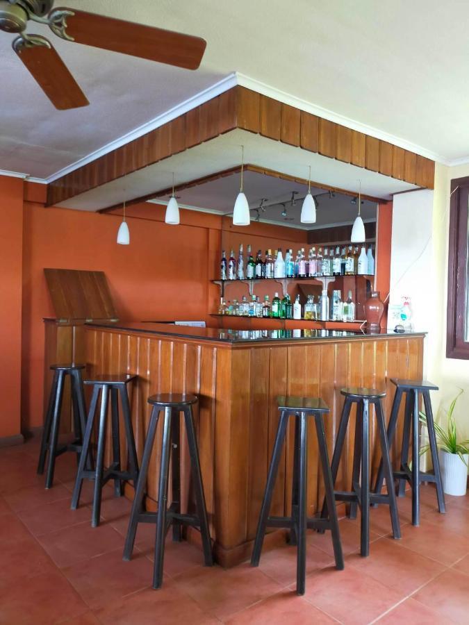Puesta Del Sol Beach Bungalows And Restobar Mambajao Dış mekan fotoğraf